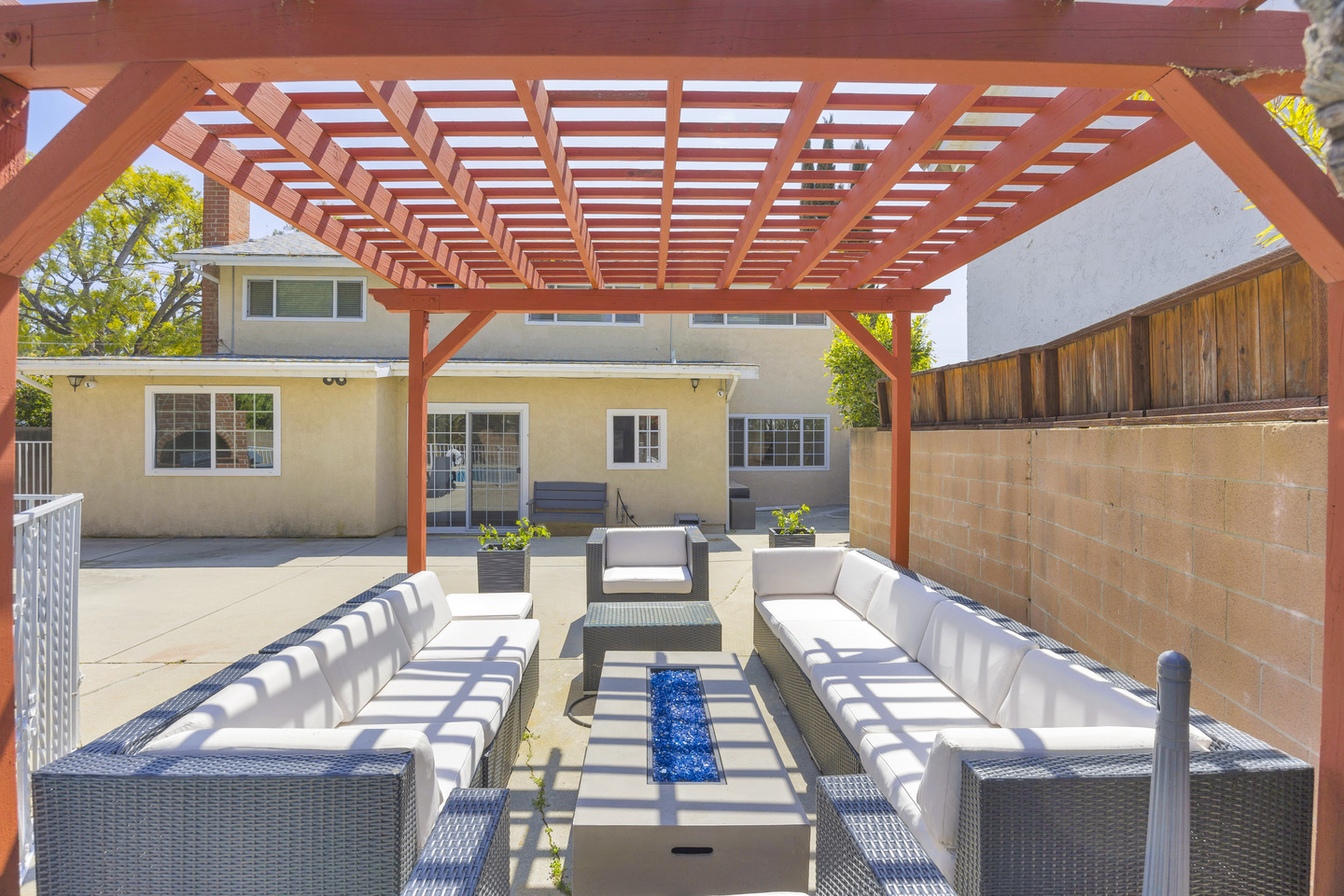 outdoor patio at Saint Lawrence Recovery