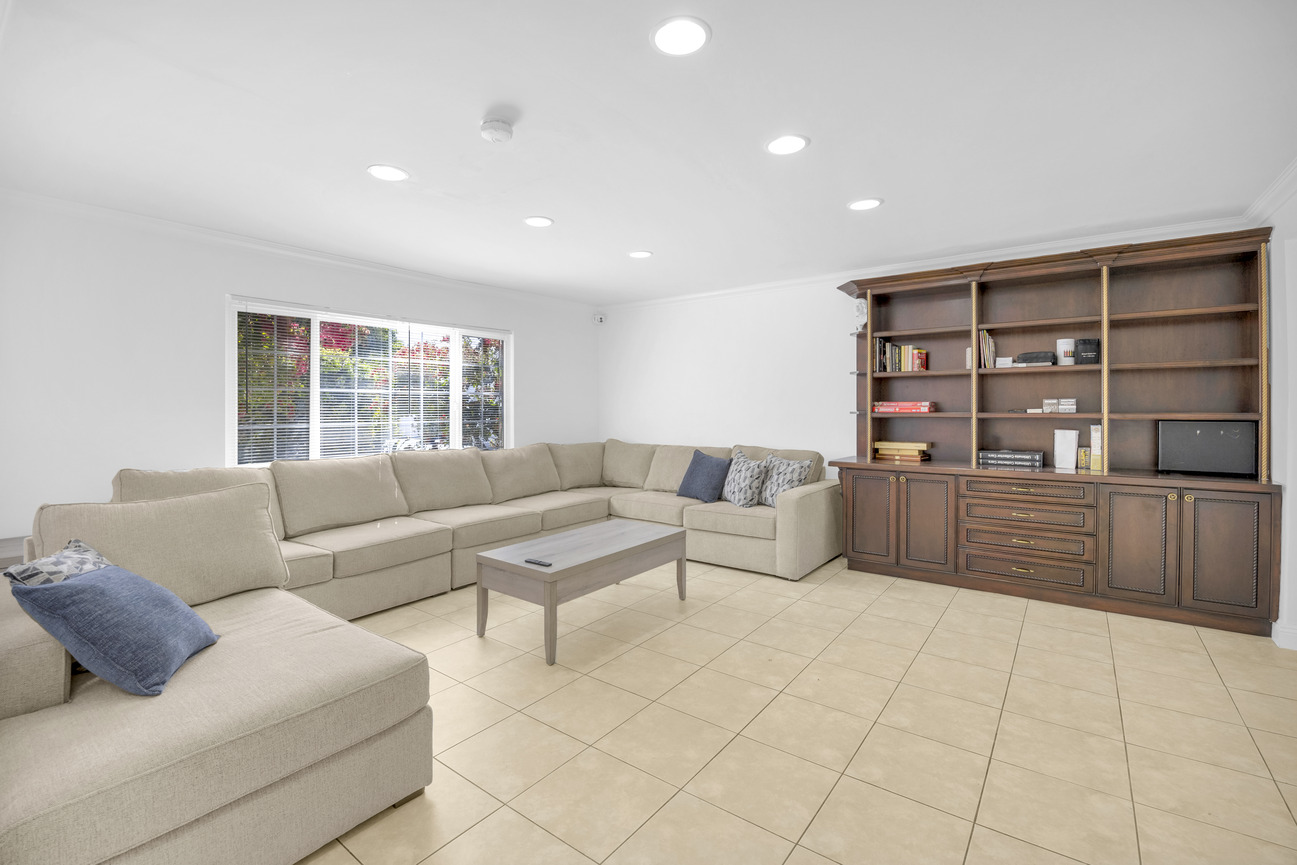 living room at Saint Lawrence Recovery
